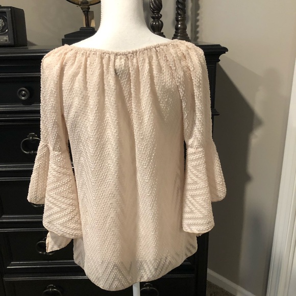 Semi Sheer on or off shoulder top. Size small - Picture 3 of 7